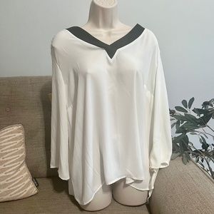 Kaari‎ Blue Curvy Flowing Top